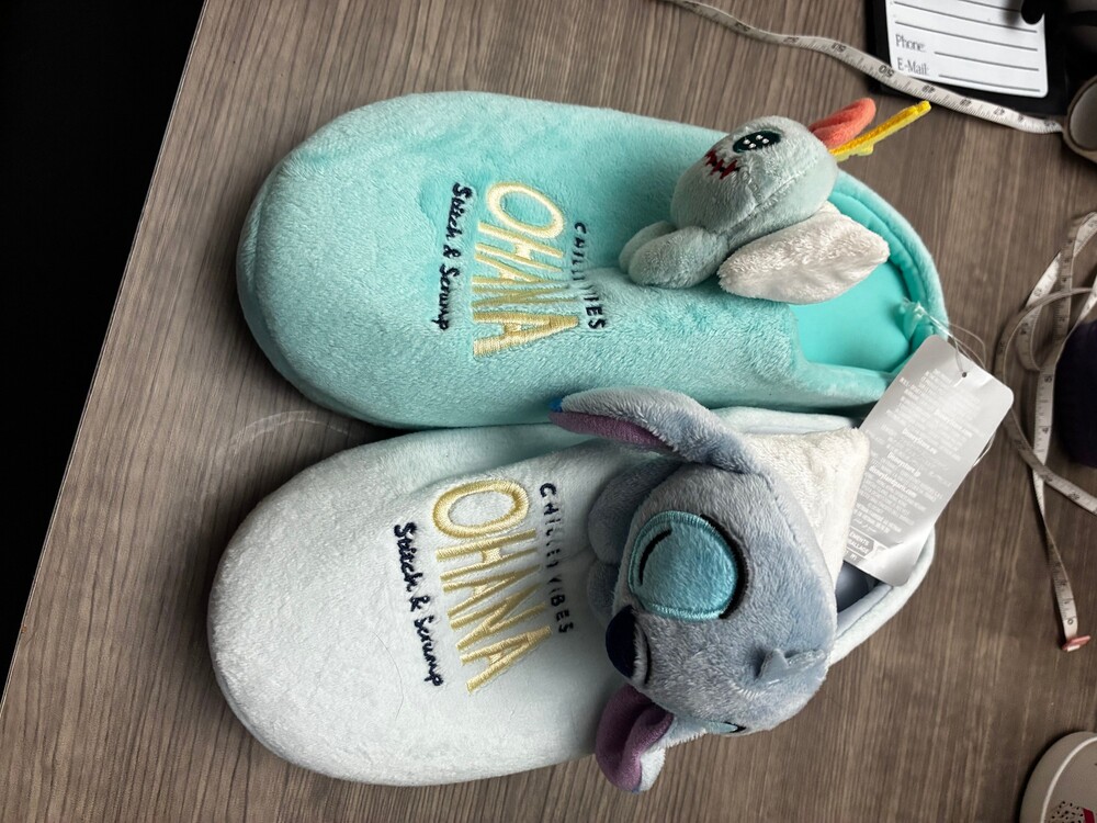 Disney Stitch Scrump Plush Slippers Women 5/6 Ohana Chilled Vibes Lilo & Stitch